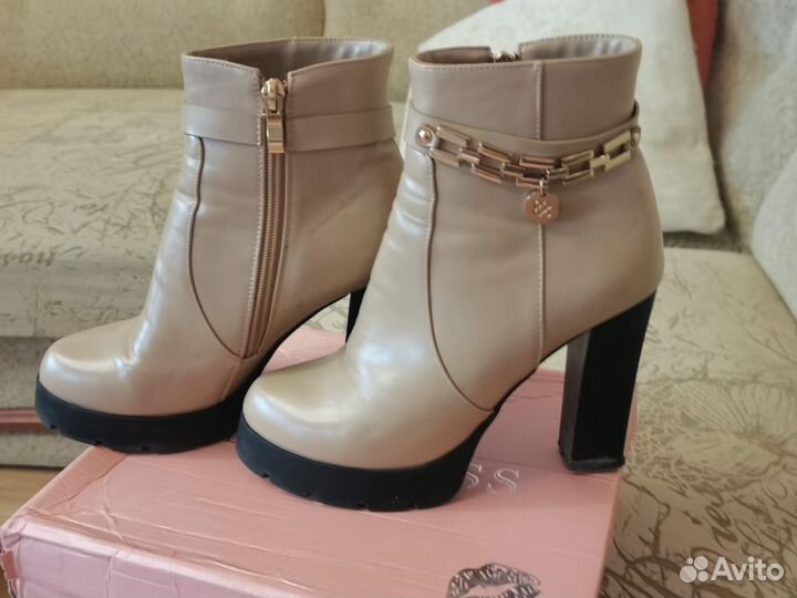 Ботинки женские