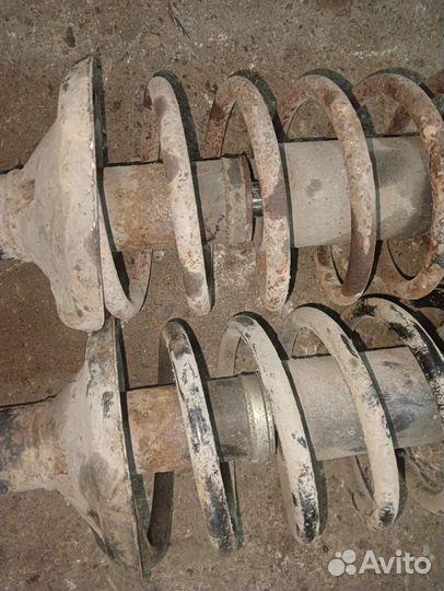 Стойки передние Volkswagen golf 3 vento