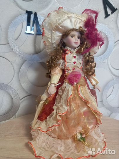 Кукла фарфоровая интерьерная 41см
