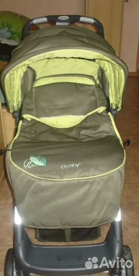 Коляска прогулочная всесезонная