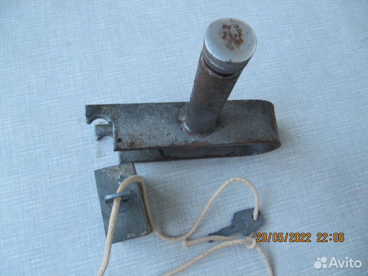Замок на педаль. навесной гаражный 17.5 см.СССР