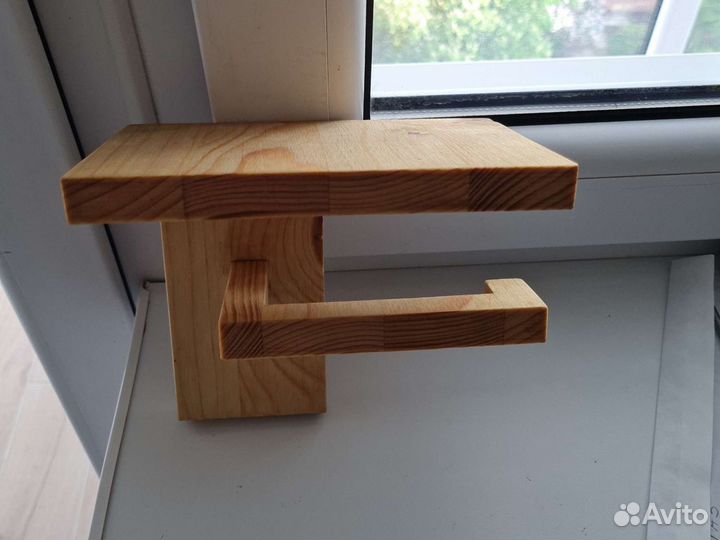 Деревянный держатель для туалетной бумаги