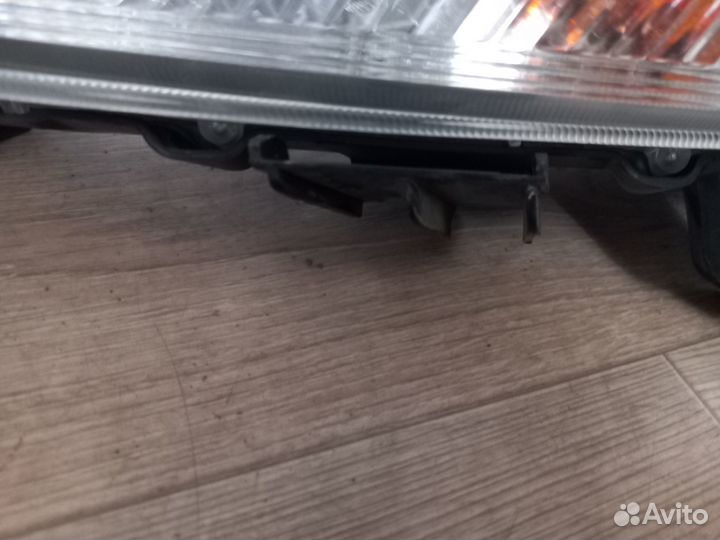 Фара левая Nissan Juke F15 2010