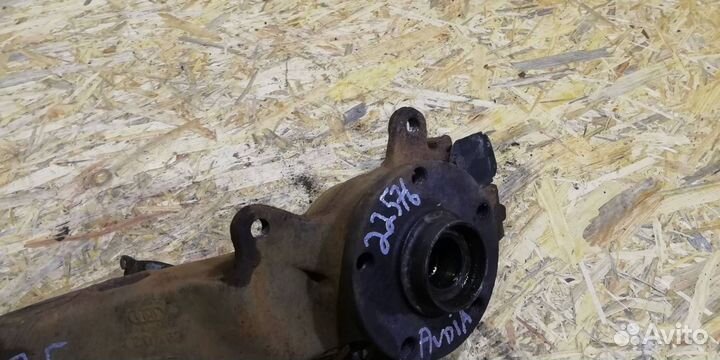 Кулак передний левый Audi A8 D2/4D 1998 4D0467257F