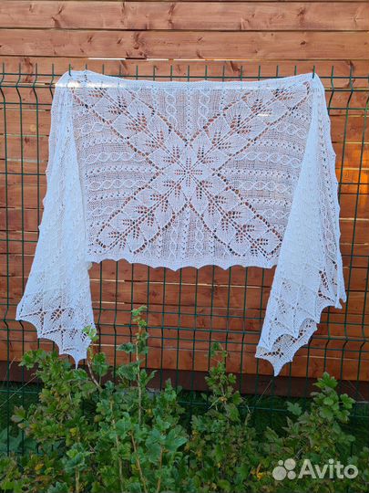 Палантин вязаный ручная работа