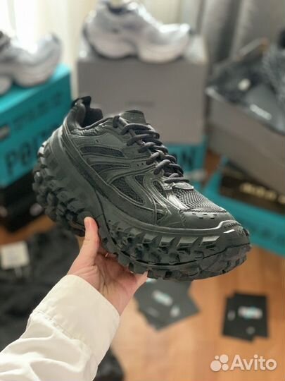 Balenciaga defender