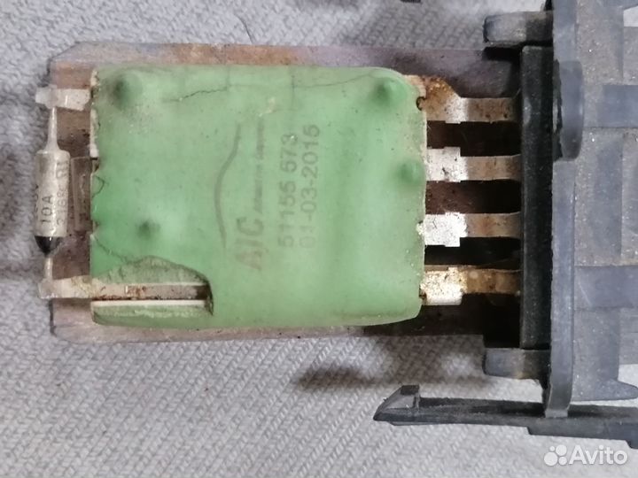 Резистор отопителя Volkswagen Vento 1991-1997