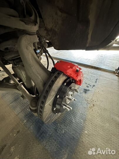 Суппорта brembo 6 поршневые на Dodge Ram Trx