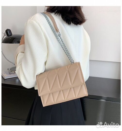 Сумка клатч женская бежевая на цепочке