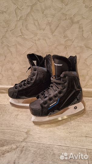 Коньки хоккейные