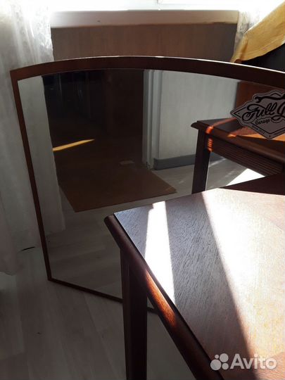 Зеркало настенное