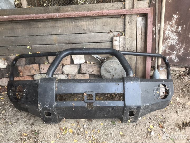 Накладка на бампер риф Mitsubishi