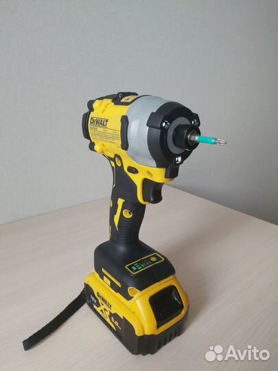 Ударный винтоверт Dewalt DCF 850