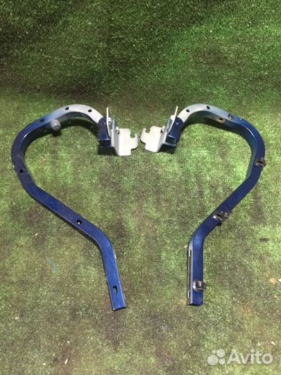 Петля крышки багажника Mitsubishi Lancer 9 CS3A