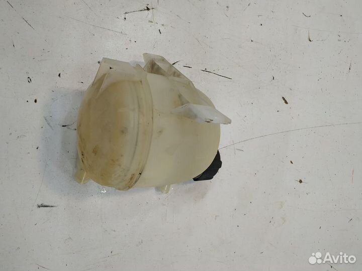 Renault duster Расширительный бачок 8200766826