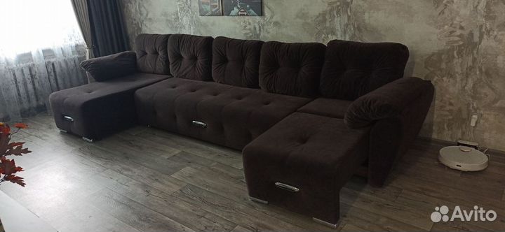 Большой угловой диван