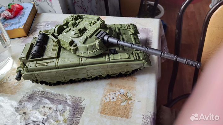 Детская игрушка, танк-самоходка