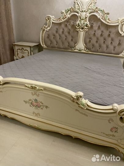 Спальный гарнитур