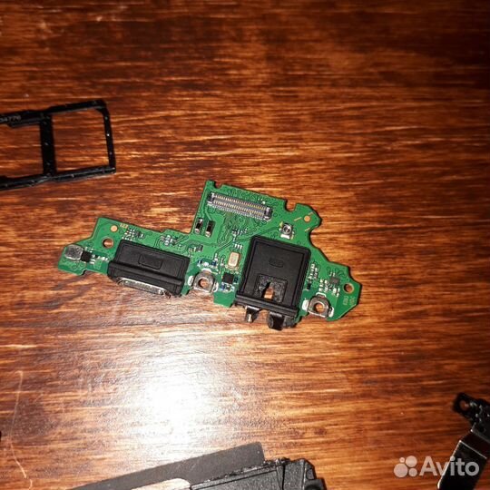 Запчасти от Huawei P SMART z/ Honor 9x