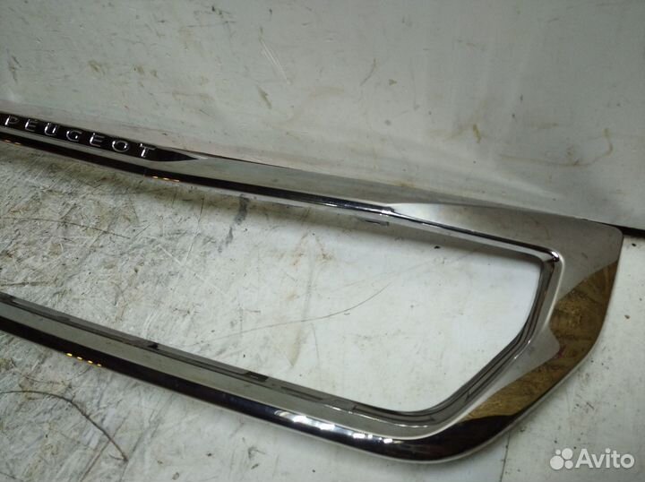 Молдинг решетки радиатора Peugeot Partner 2 2008