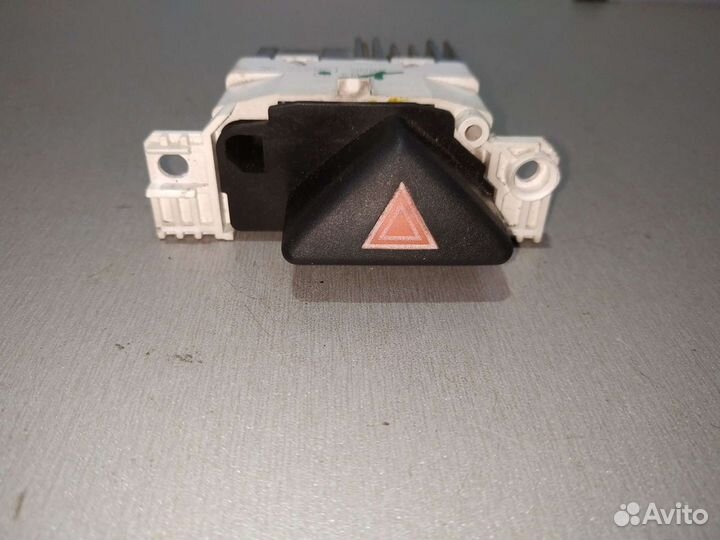 Кнопка аварийки Форд Фокус 1 (1112004)