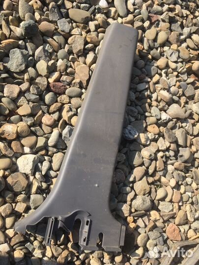 Toyota funcargo обшивка средней стойки