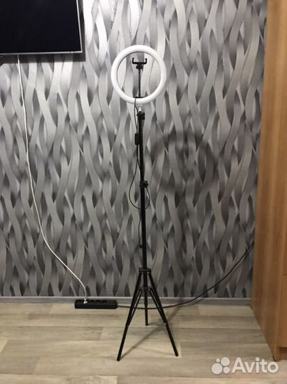Кольцевая лампа со штативом