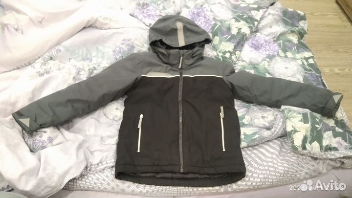 Куртка осенняя на мальчика 140 см