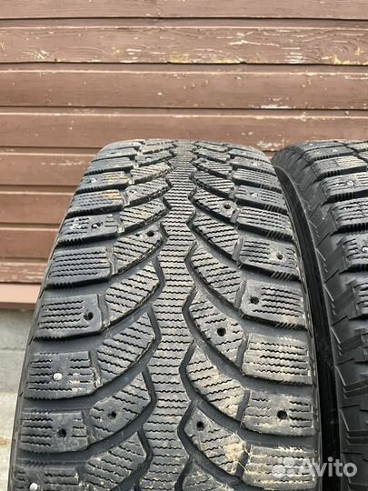Bridgestone Blizzak Spike-01 215/65 R16 102T