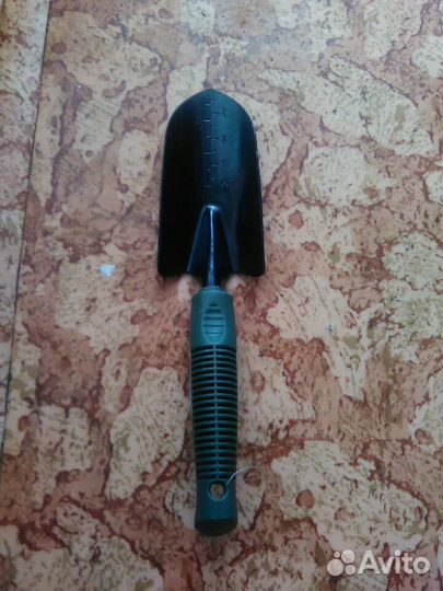 Лопатка садовая