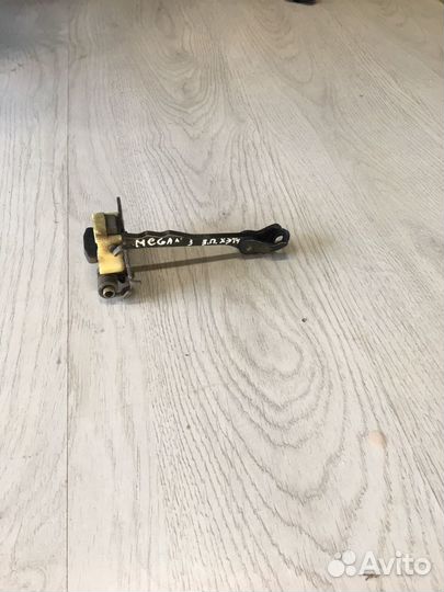 Ограничитель двери Рено Меган 3