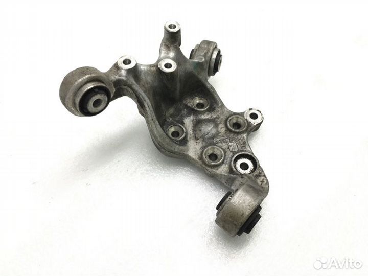 Кулак задний правый Mercedes Cla C117 1.6 2014