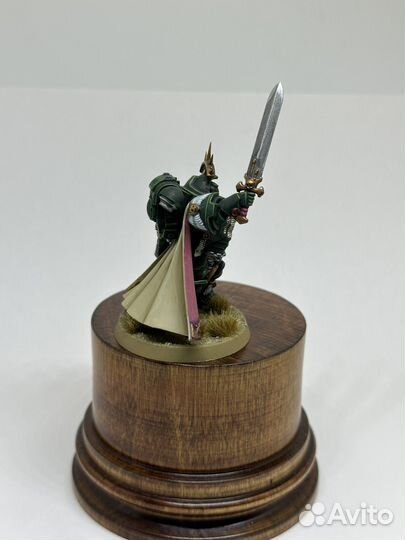 Dark Angels Captain in Gravis armour