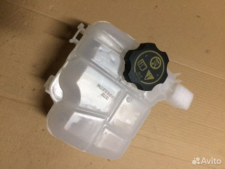 Бачок охлаждения Chevrolet Cruze Orlando