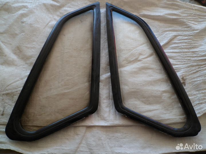 Задние боковые глухие форточки ваз 21099,ваз 2115