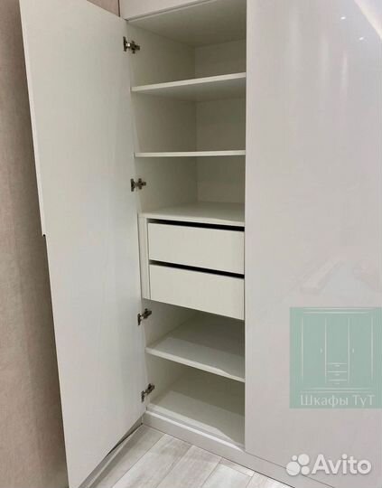 Черный шкаф