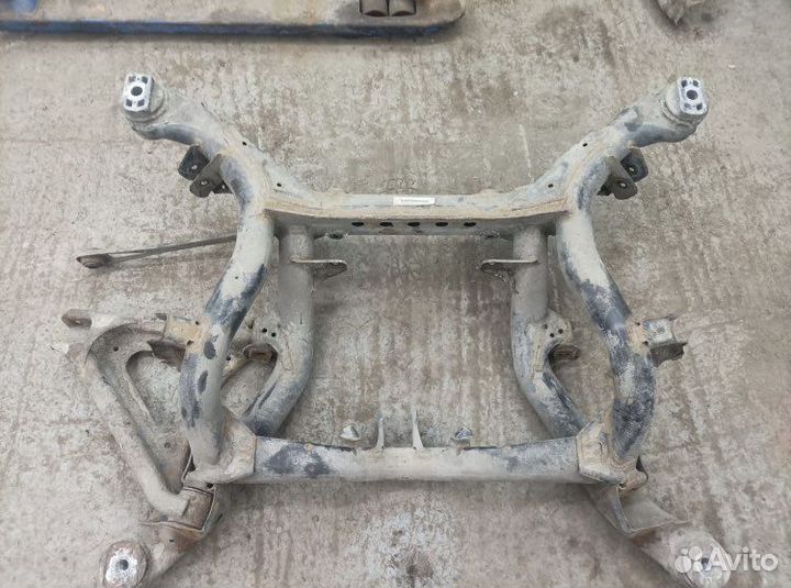 Задний подрамник ауди Q7