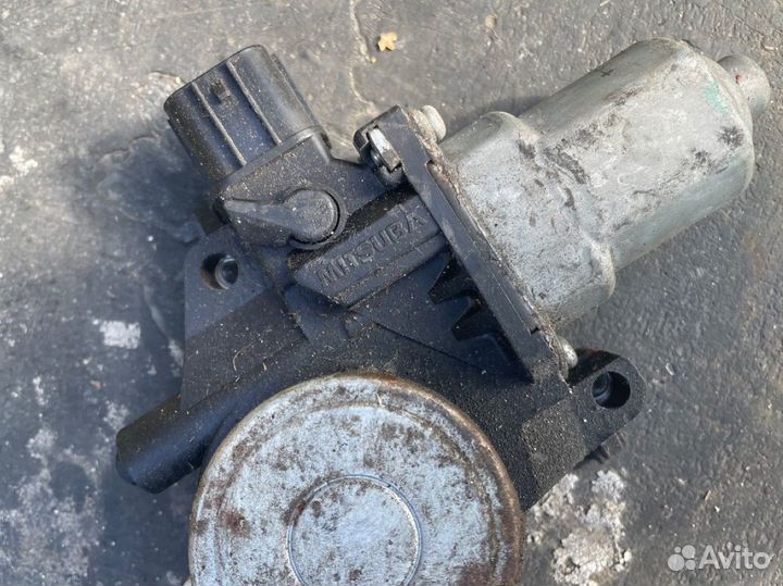 Стеклоподъемник передний левой двери Subaru