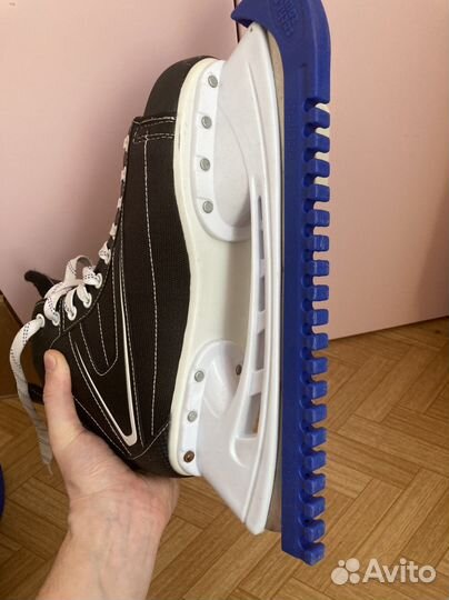 Коньки хоккейные