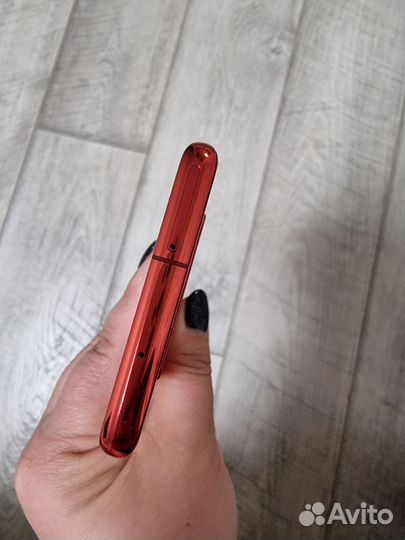 Телефон Samsung galaxy s10