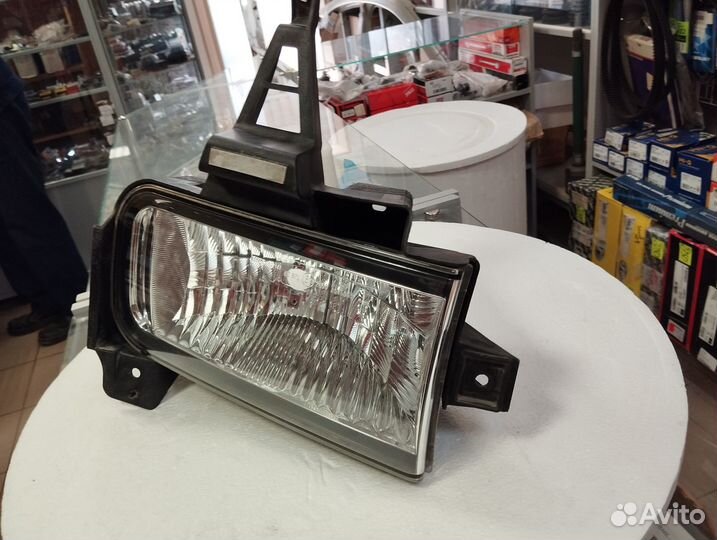 Фара противотуманная правая LC200 07-12 г