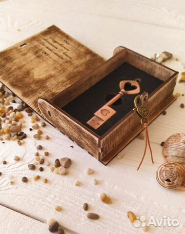 Подарочная флешка ключ 32гб на выпускной 