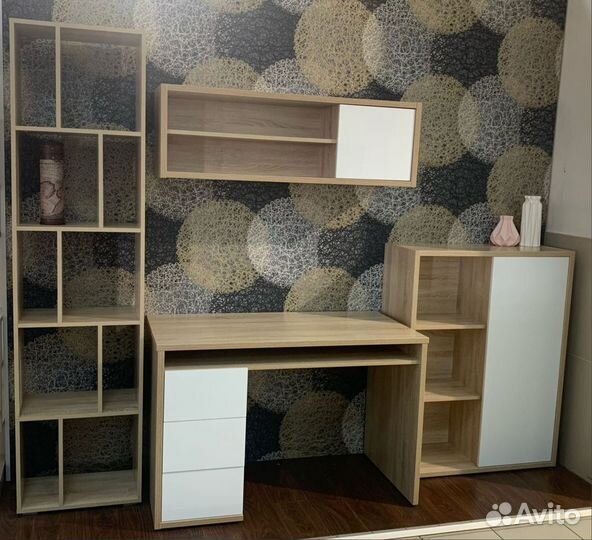 Полка навесная в детскую / Детская мебель