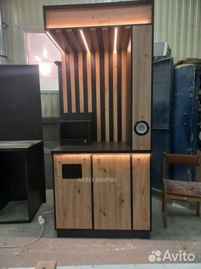 Кофейня самообслуживания, стойка кофе с собой