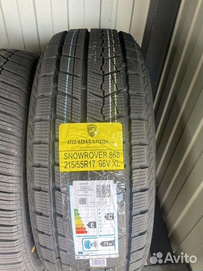 Roadmarch Snowrover 868 215/55 R17