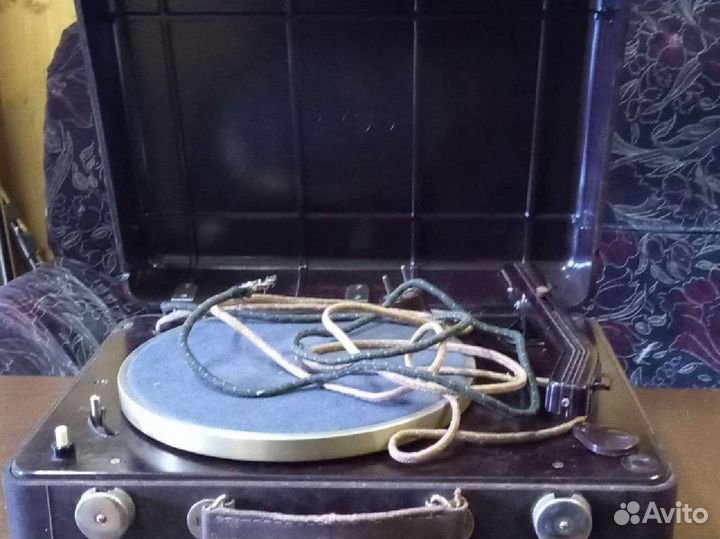 Патефон карболитовый СССР. Электро