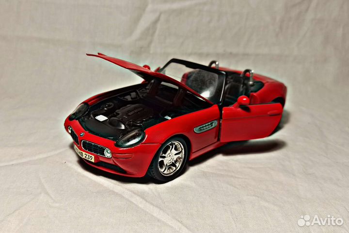 Масштабная модель BMW Z8 Maisto 1/24