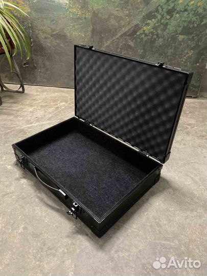 Универсальный кейс из алюминия (550x350x85)