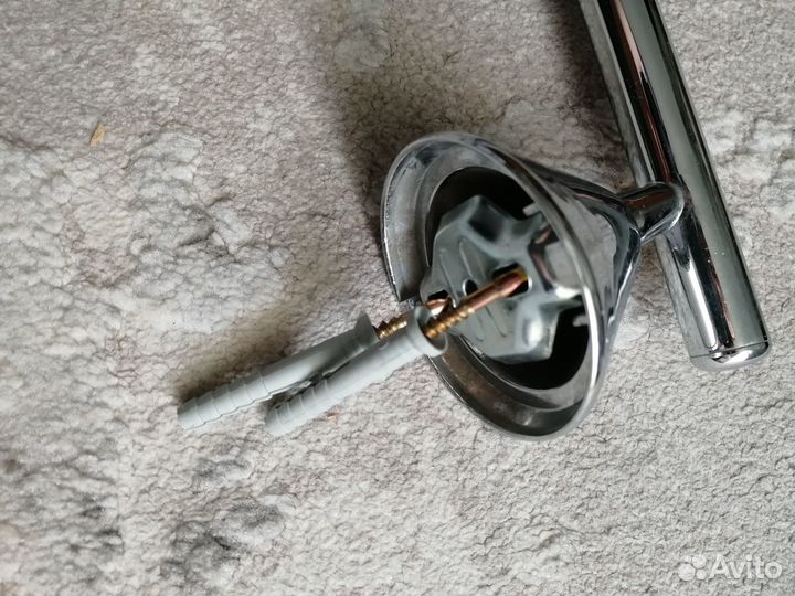 Держатель для полотенца в ванную