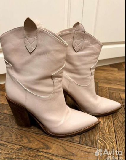 Ботильоны казаки нюдового цвета